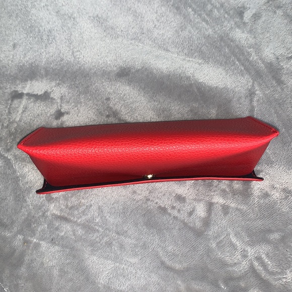 Guess Red Sunglasses Case - Picture 5 of 6